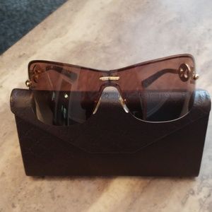 FLASH SALE! BEAUTIFUL GUCCI HORSEBIT SUNGLASSES